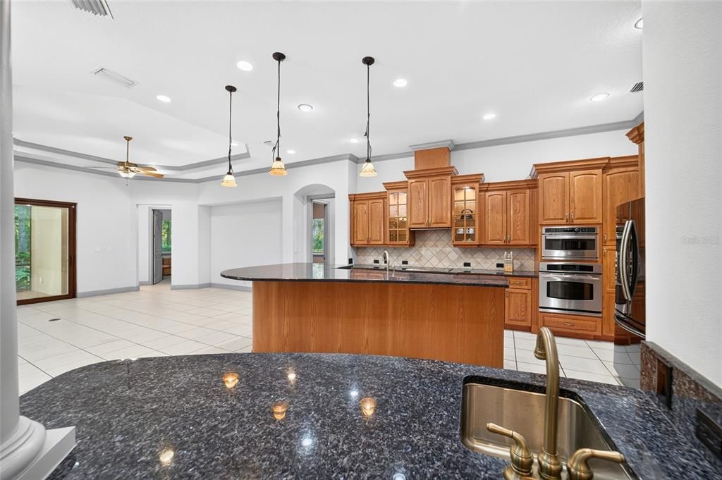 En Venta: $925,000 (4 camas, 4 baños, 3437 Pies cuadrados)