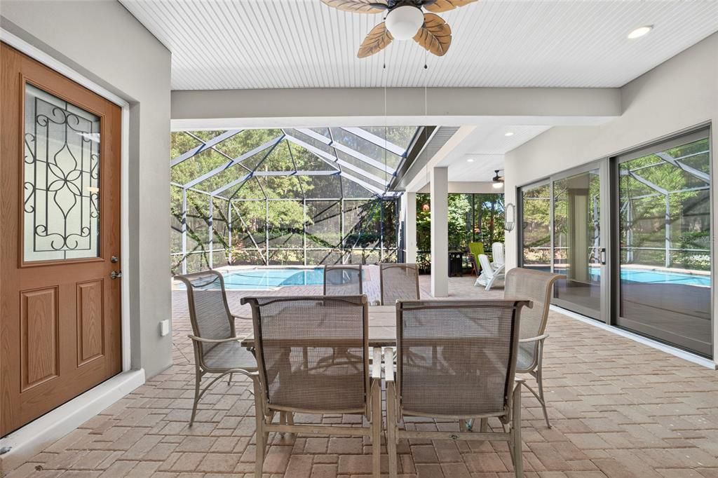 En Venta: $925,000 (4 camas, 4 baños, 3437 Pies cuadrados)
