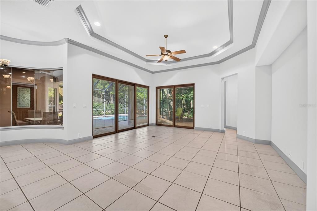En Venta: $925,000 (4 camas, 4 baños, 3437 Pies cuadrados)