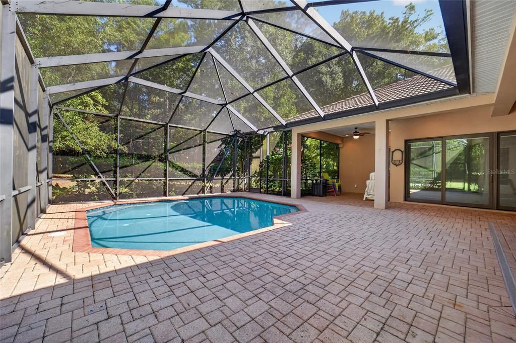 En Venta: $925,000 (4 camas, 4 baños, 3437 Pies cuadrados)