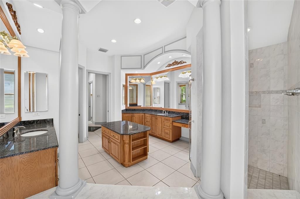 En Venta: $925,000 (4 camas, 4 baños, 3437 Pies cuadrados)