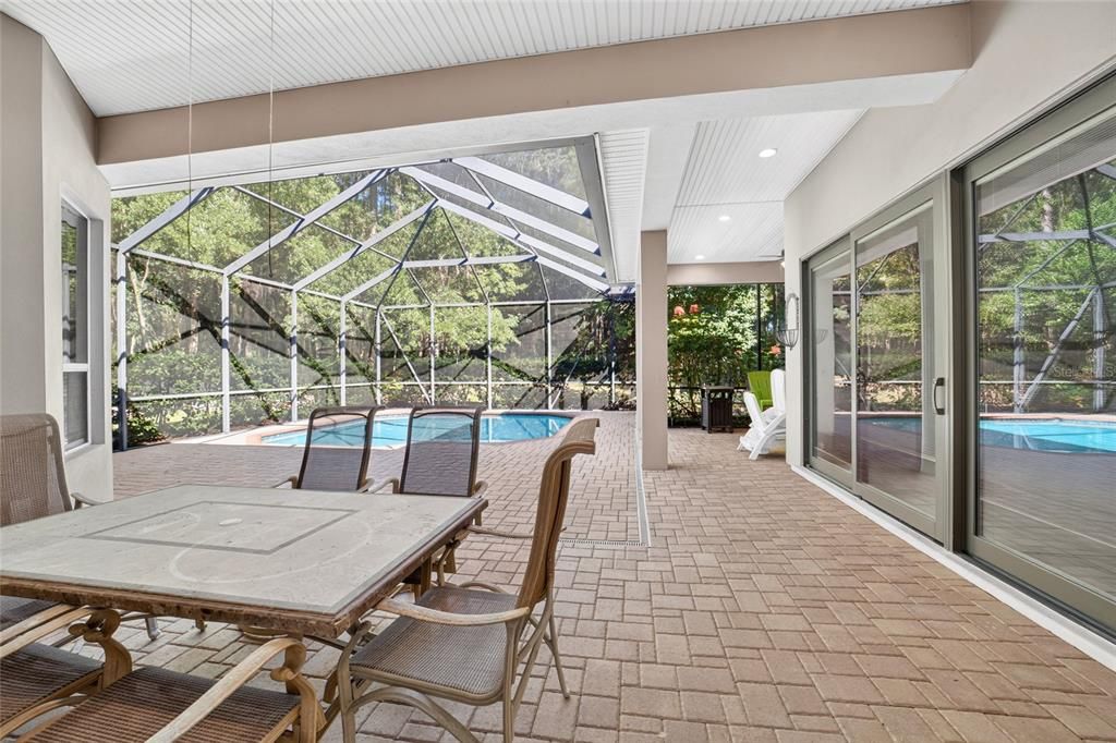 En Venta: $925,000 (4 camas, 4 baños, 3437 Pies cuadrados)
