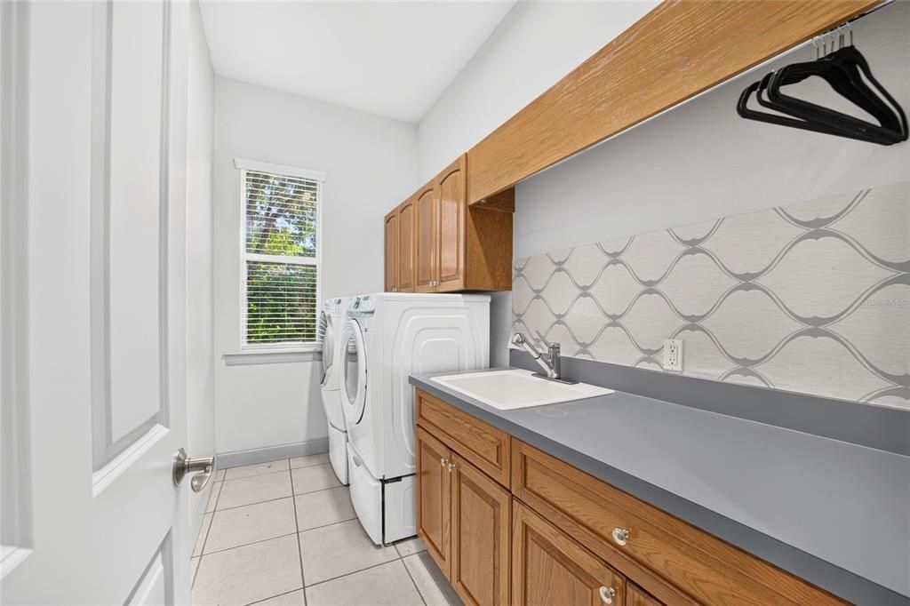 En Venta: $925,000 (4 camas, 4 baños, 3437 Pies cuadrados)