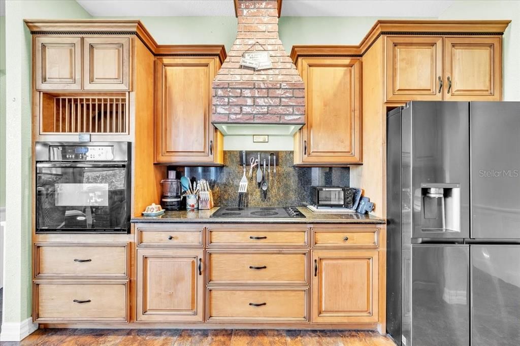 En Venta: $749,000 (4 camas, 2 baños, 2356 Pies cuadrados)