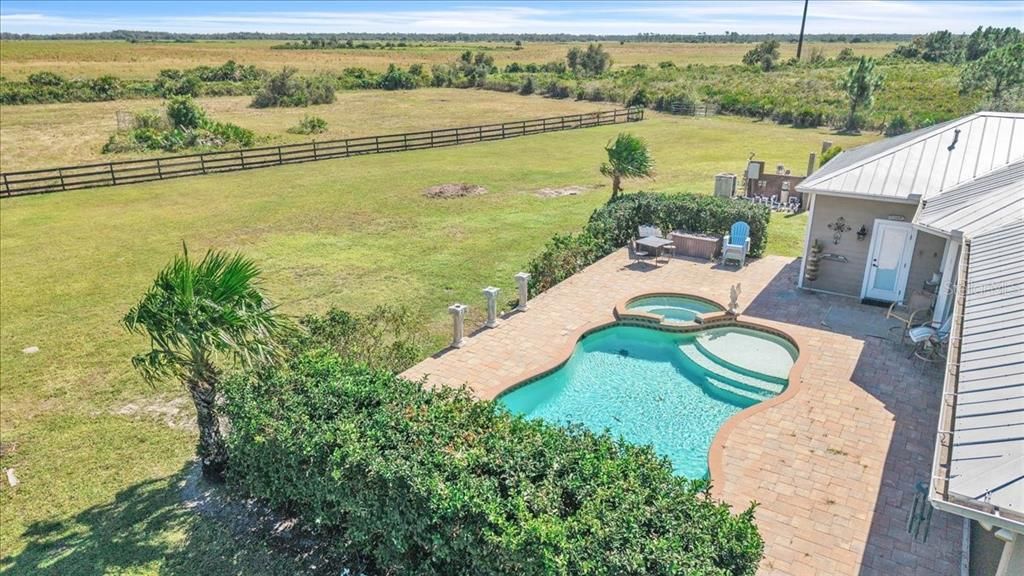 En Venta: $749,000 (4 camas, 2 baños, 2356 Pies cuadrados)