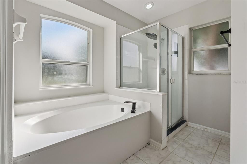 На продажу: $349,900 (3 спален, 2 ванн, 1502 Квадратных фут)