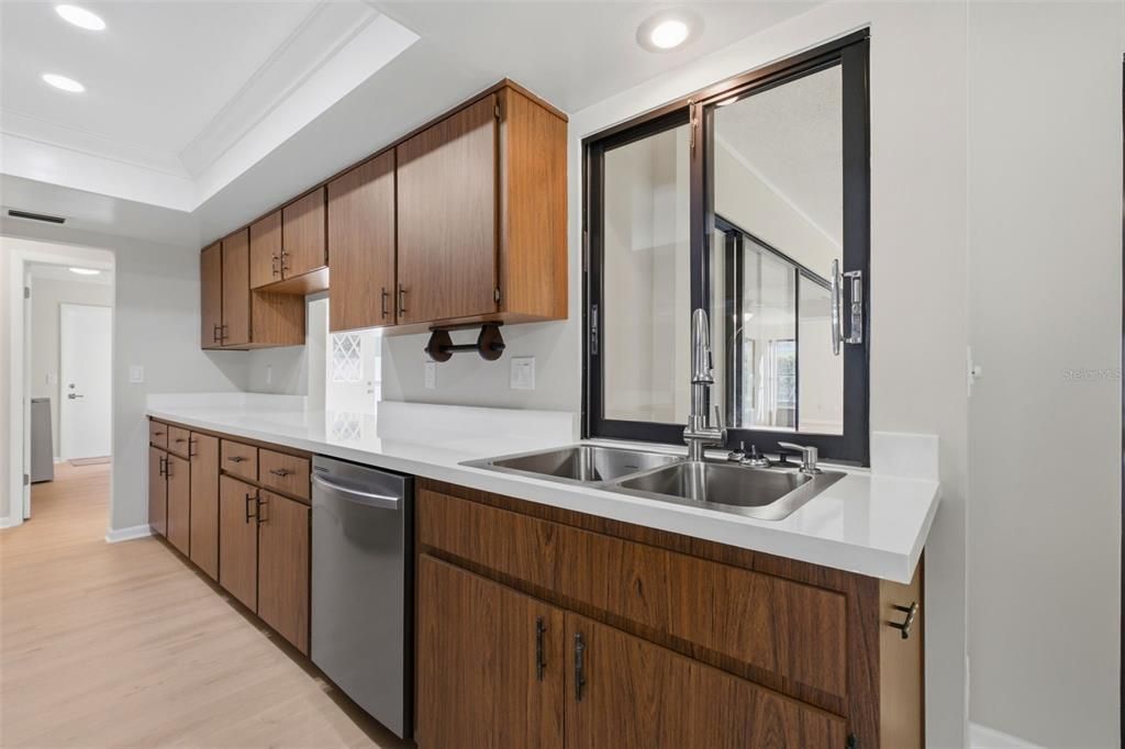 For Sale: $254,999 (3 beds, 2 baths, 1762 Square Feet)