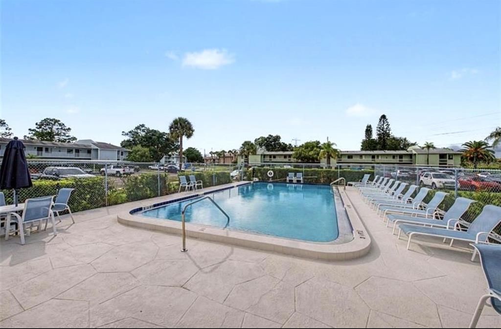 For Sale: $129,900 (2 beds, 2 baths, 1094 Square Feet)