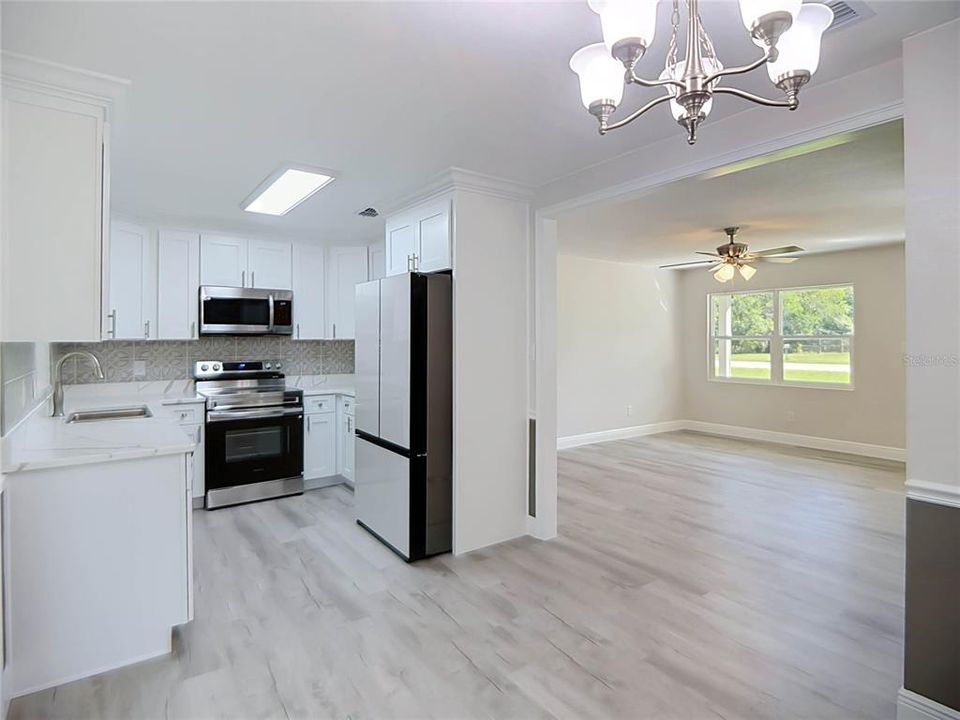 En Venta: $269,900 (3 camas, 2 baños, 1140 Pies cuadrados)