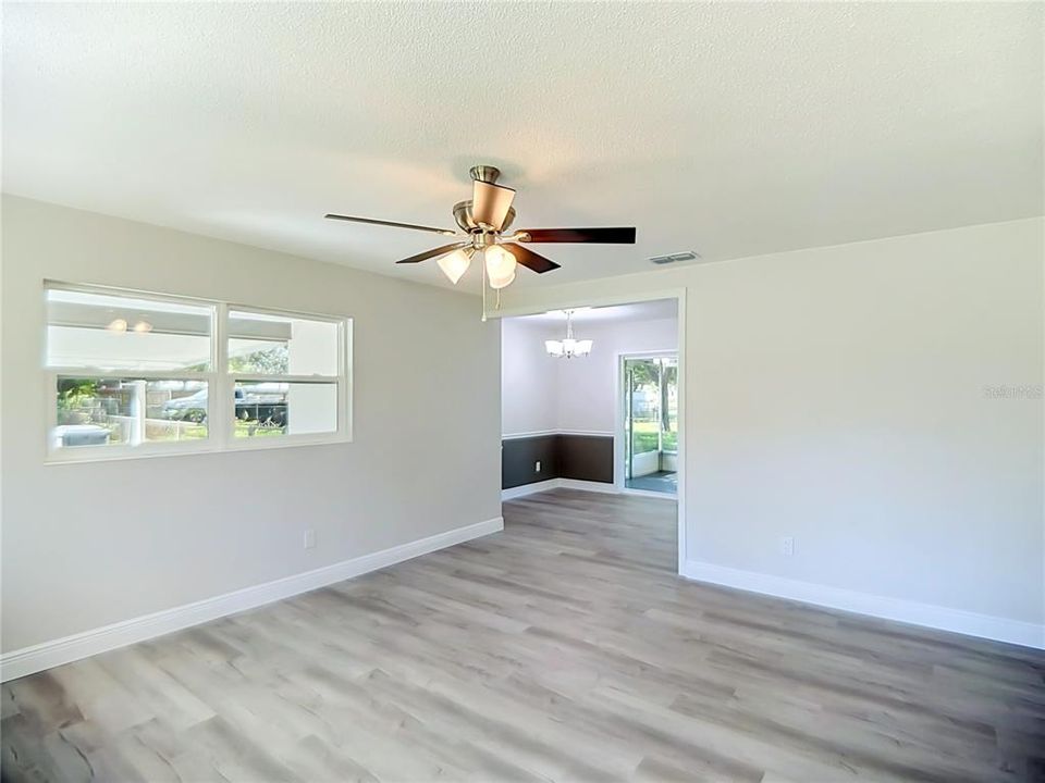 En Venta: $269,900 (3 camas, 2 baños, 1140 Pies cuadrados)
