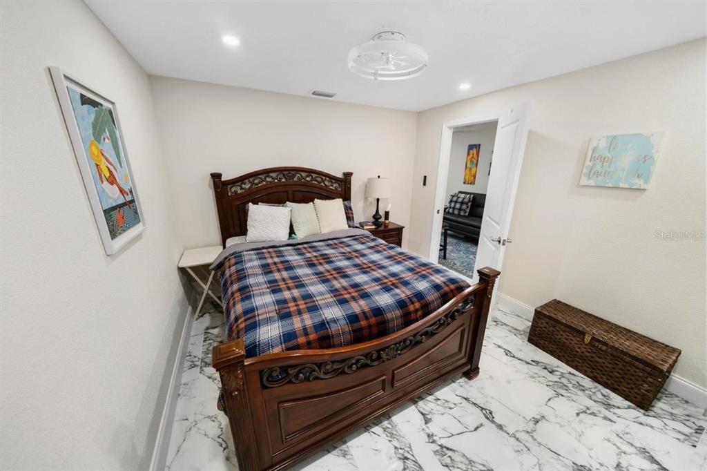 En Venta: $399,900 (5 camas, 3 baños, 2122 Pies cuadrados)