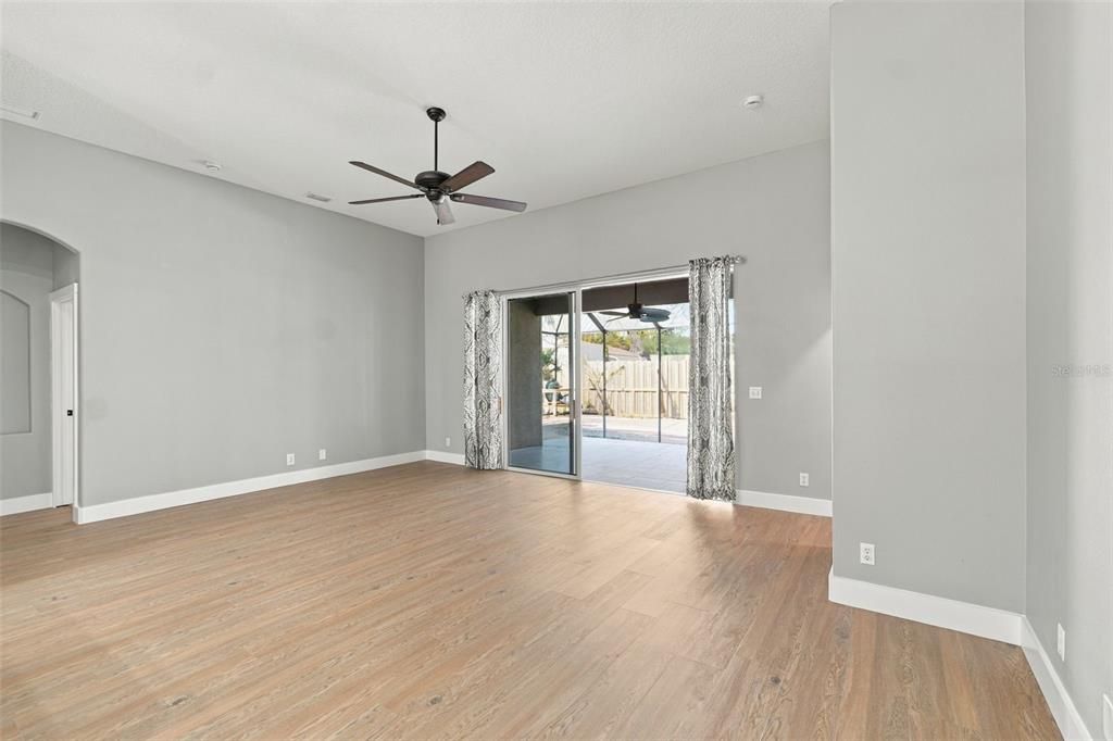 For Sale: $525,000 (4 beds, 2 baths, 2300 Square Feet)