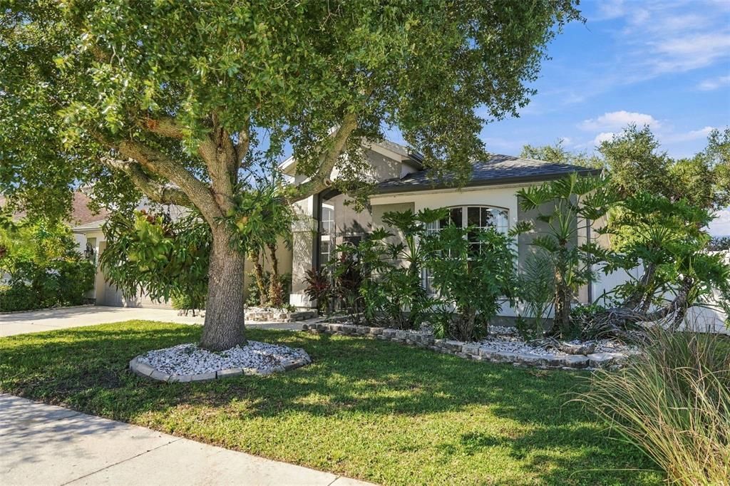 For Sale: $525,000 (4 beds, 2 baths, 2300 Square Feet)