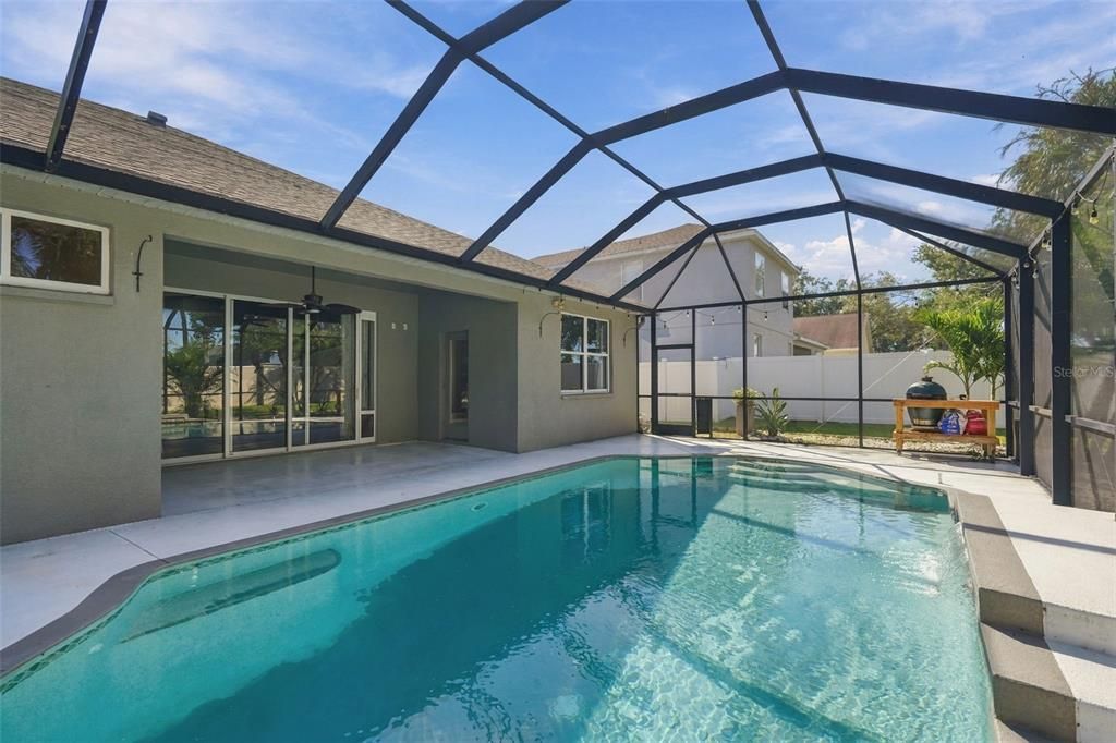 For Sale: $525,000 (4 beds, 2 baths, 2300 Square Feet)