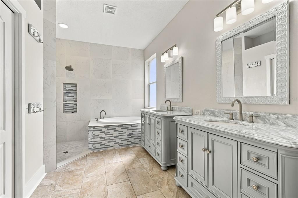 For Sale: $525,000 (4 beds, 2 baths, 2300 Square Feet)
