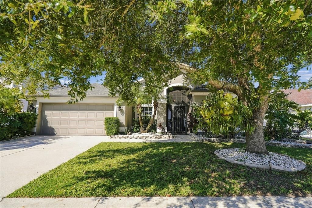 For Sale: $525,000 (4 beds, 2 baths, 2300 Square Feet)