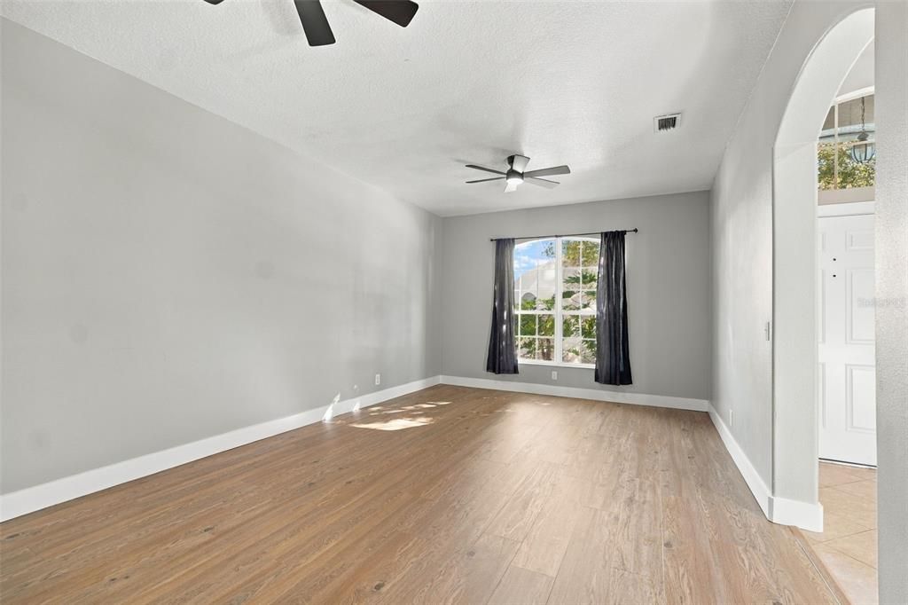 For Sale: $525,000 (4 beds, 2 baths, 2300 Square Feet)