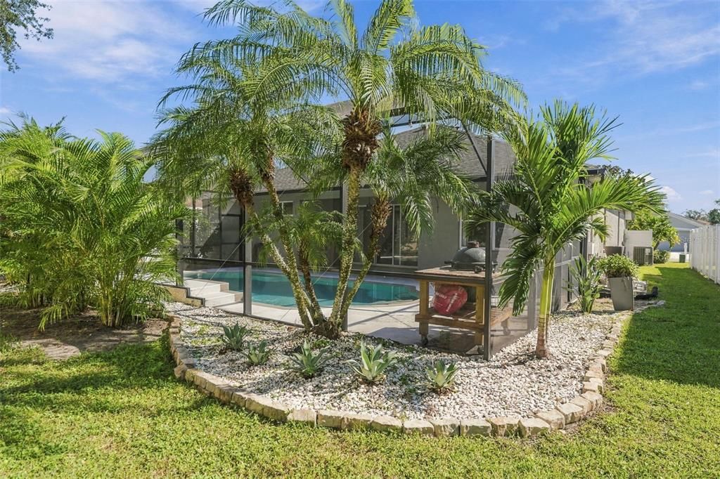 For Sale: $525,000 (4 beds, 2 baths, 2300 Square Feet)