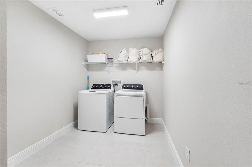 For Sale: $535,000 (5 beds, 3 baths, 3442 Square Feet)