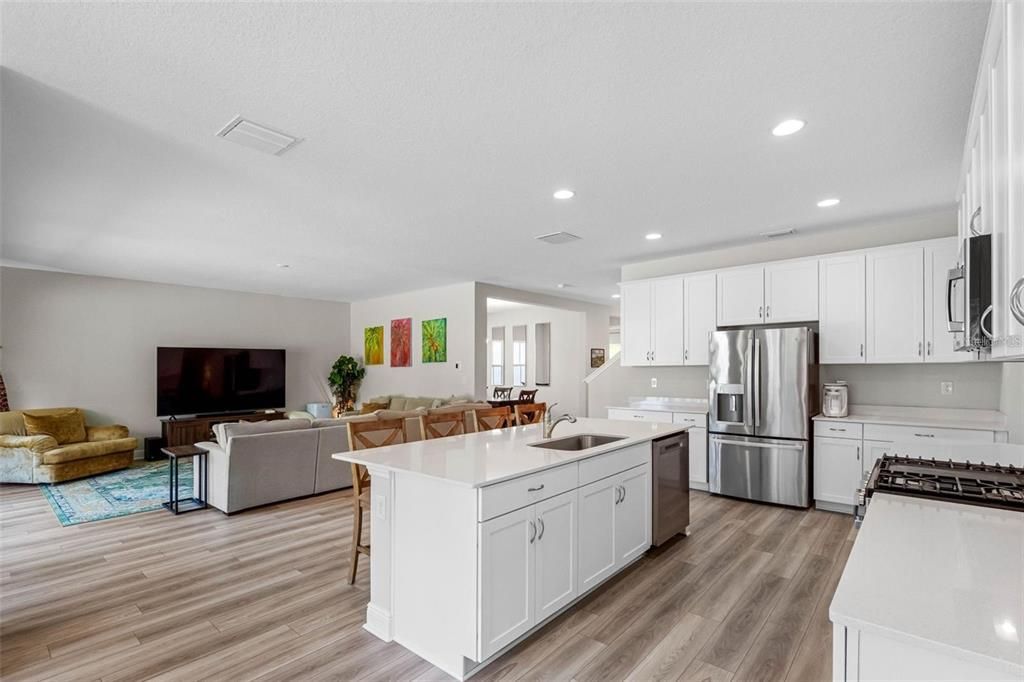For Sale: $535,000 (5 beds, 3 baths, 3442 Square Feet)