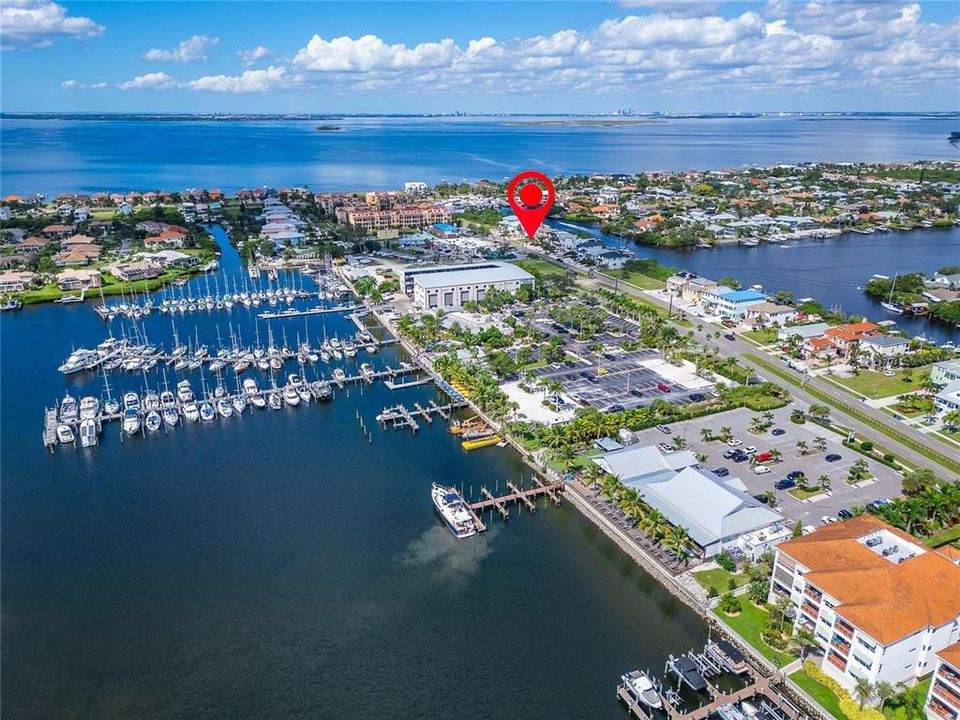 На продажу: $475,000 (0.22 acres)