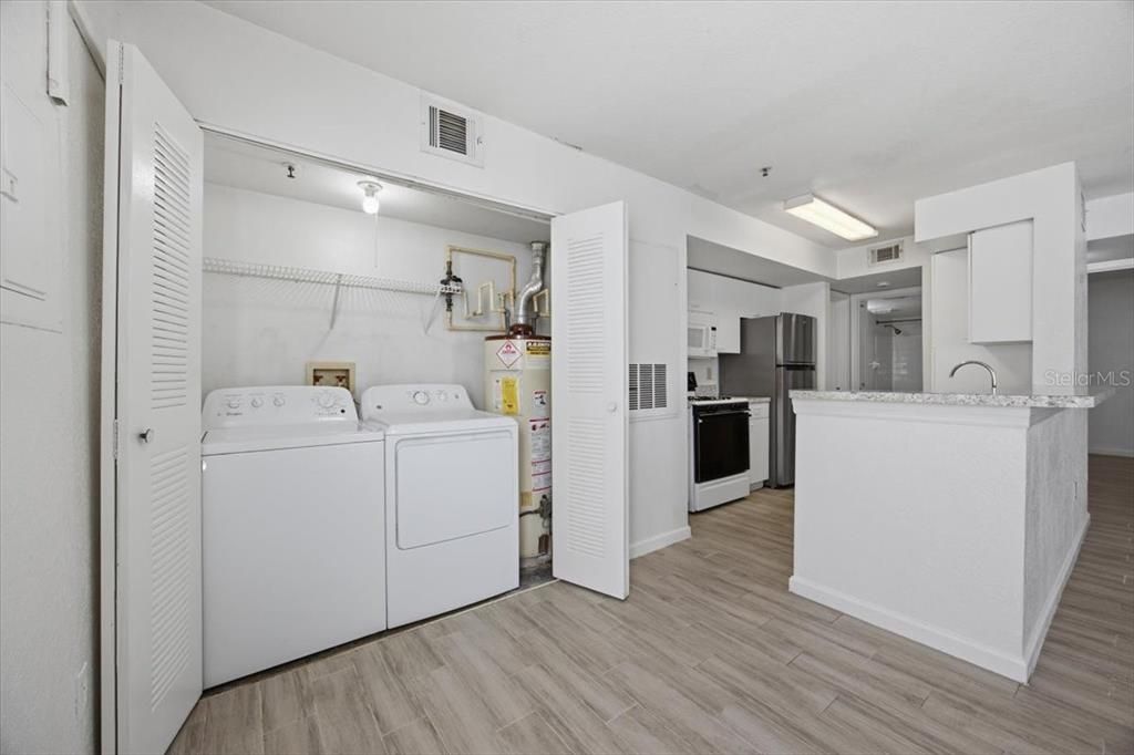 В аренду: $1,595 (2 спален, 2 ванн, 1140 Квадратных фут)
