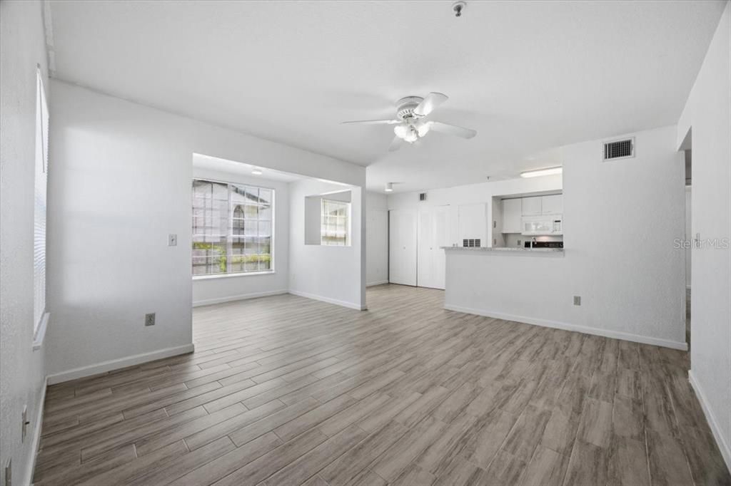 В аренду: $1,595 (2 спален, 2 ванн, 1140 Квадратных фут)