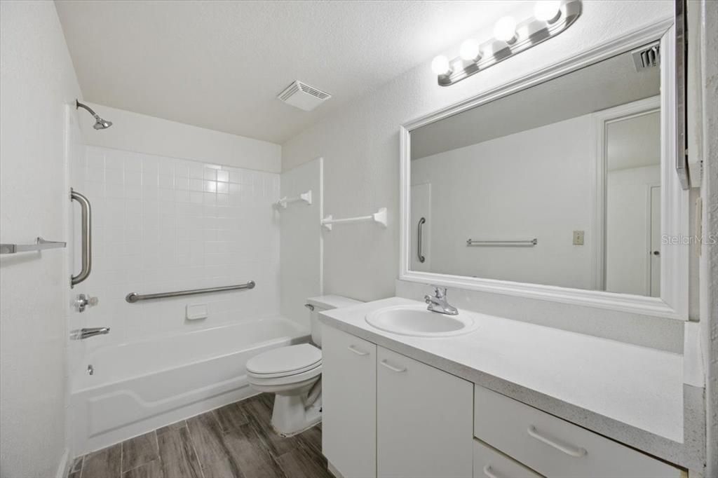 В аренду: $1,595 (2 спален, 2 ванн, 1140 Квадратных фут)