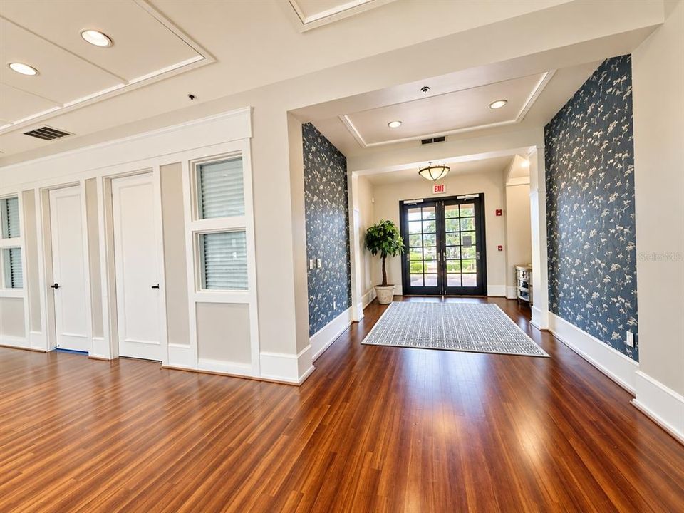 For Sale: $140,000 (1 beds, 1 baths, 829 Square Feet)