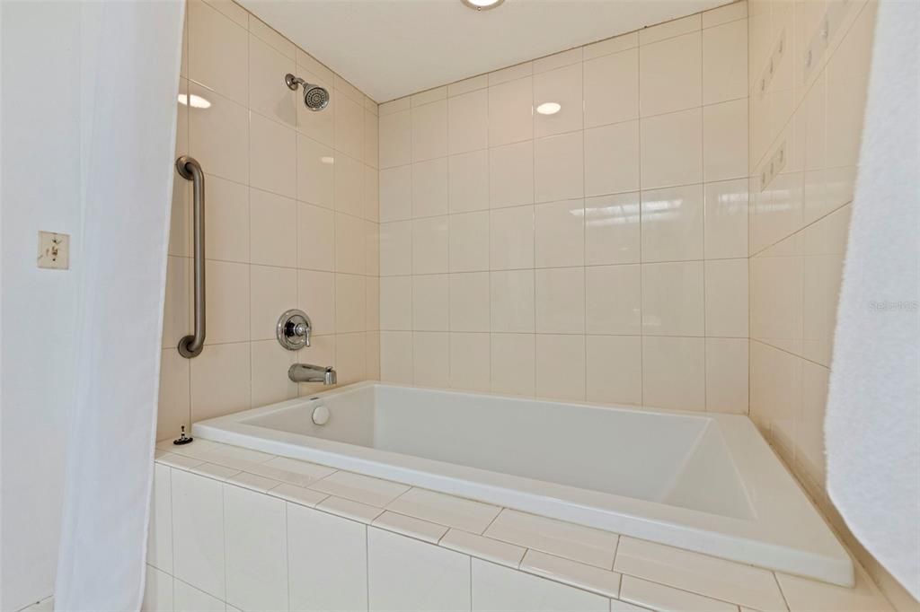 For Sale: $599,000 (3 beds, 2 baths, 1855 Square Feet)