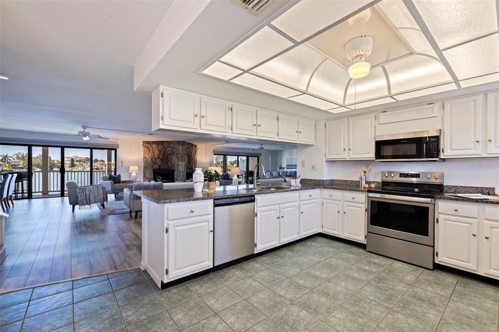 For Sale: $599,000 (3 beds, 2 baths, 1855 Square Feet)