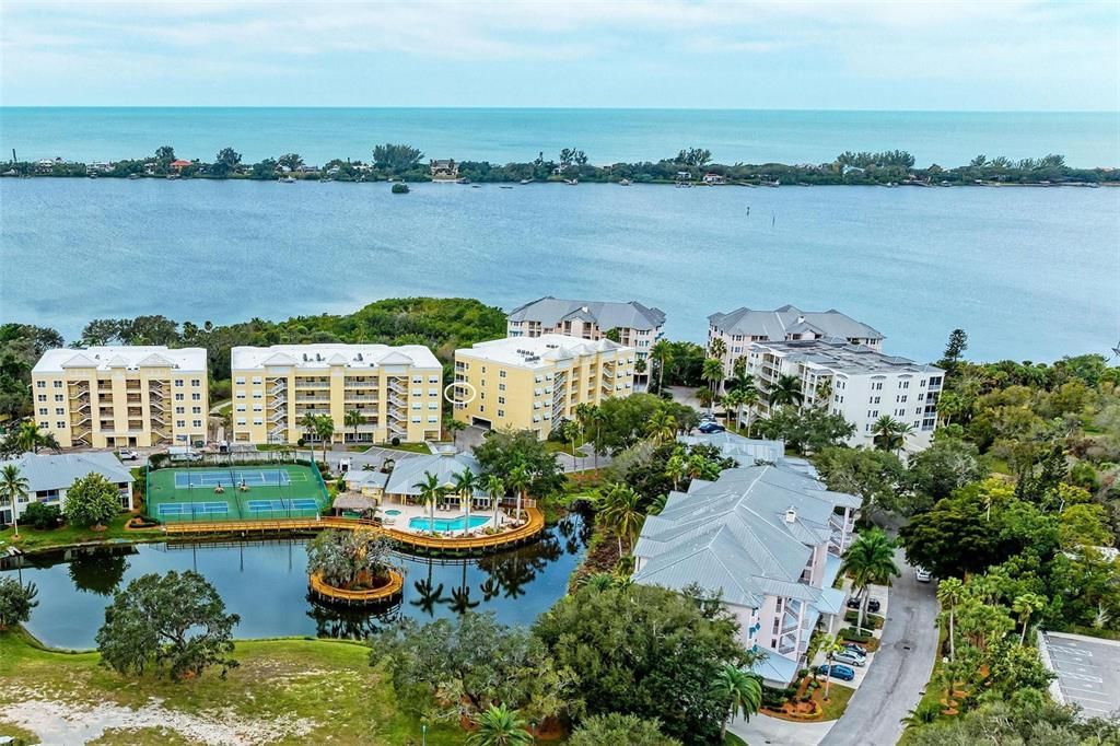 На продажу: $695,000 (3 спален, 2 ванн, 2168 Квадратных фут)