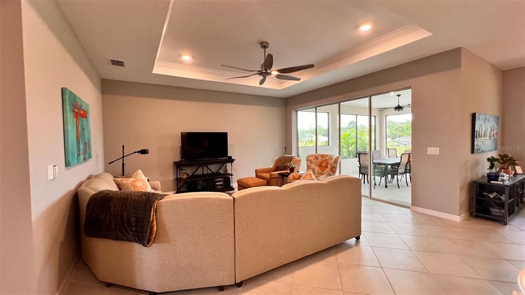 For Sale: $438,999 (3 beds, 3 baths, 2476 Square Feet)