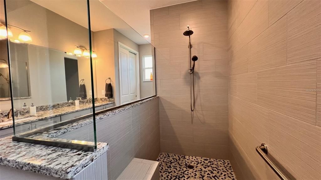 For Sale: $438,999 (3 beds, 3 baths, 2476 Square Feet)