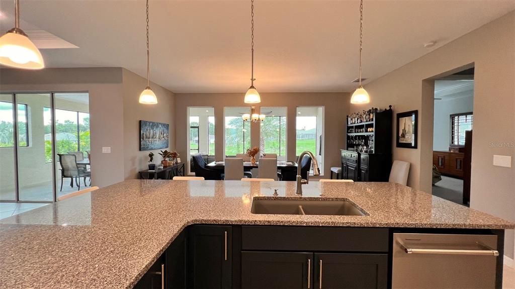 For Sale: $438,999 (3 beds, 3 baths, 2476 Square Feet)
