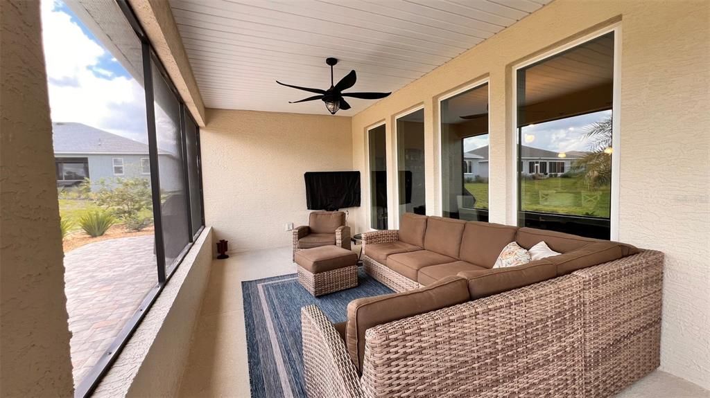 For Sale: $438,999 (3 beds, 3 baths, 2476 Square Feet)