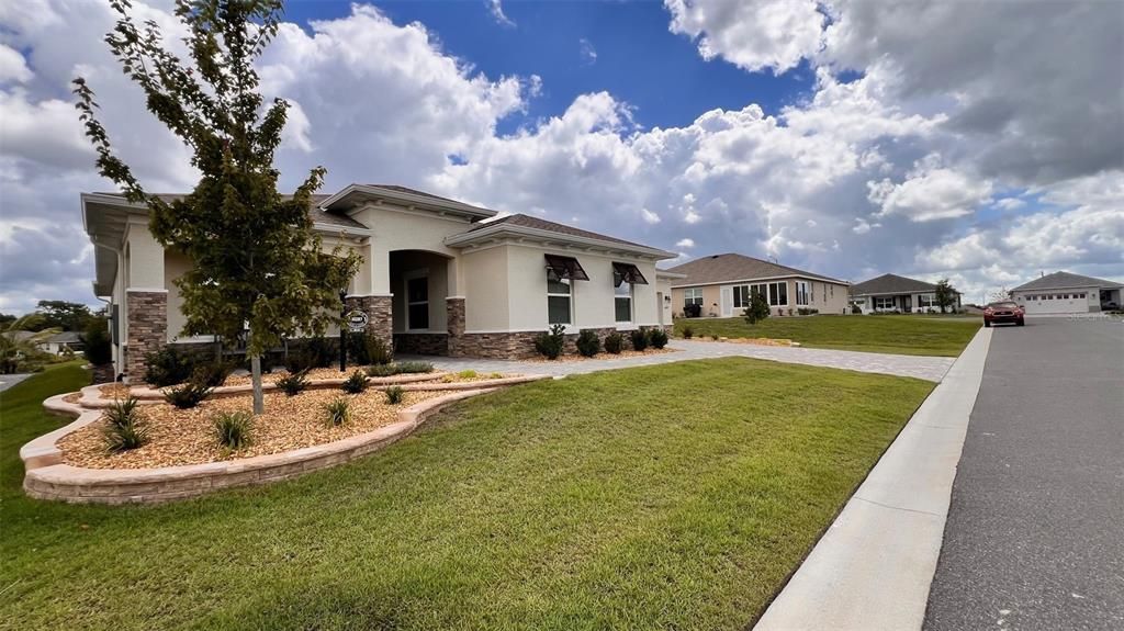 For Sale: $438,999 (3 beds, 3 baths, 2476 Square Feet)