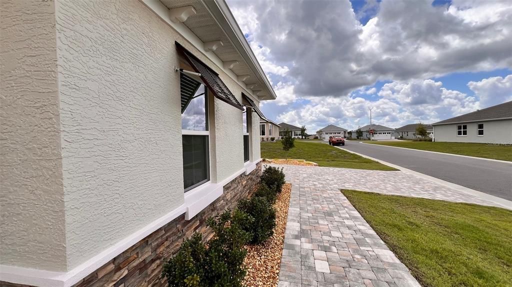 For Sale: $438,999 (3 beds, 3 baths, 2476 Square Feet)