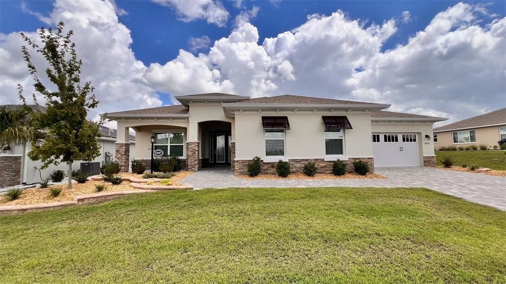 For Sale: $438,999 (3 beds, 3 baths, 2476 Square Feet)