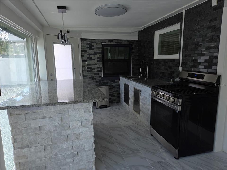 En Venta: $399,900 (4 camas, 2 baños, 1187 Pies cuadrados)