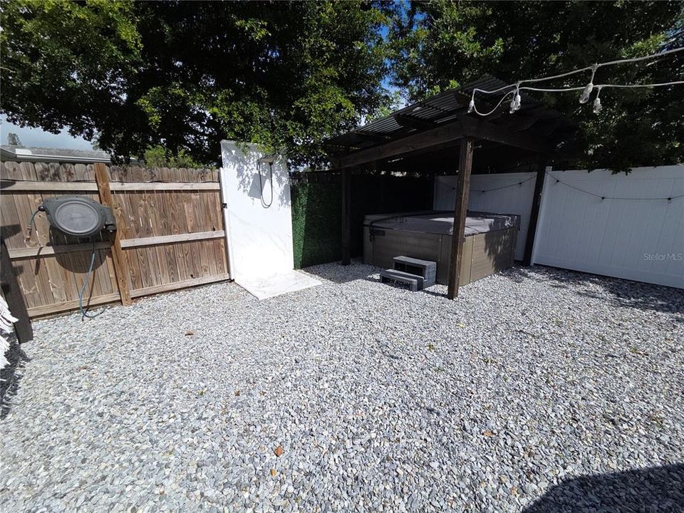 En Venta: $399,900 (4 camas, 2 baños, 1187 Pies cuadrados)