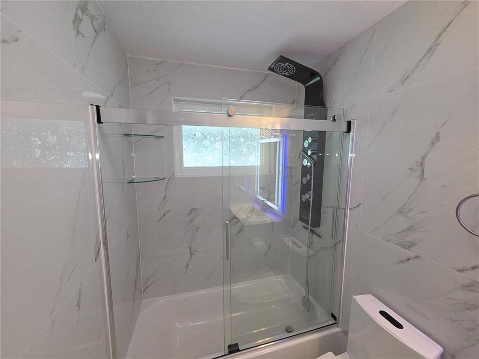 En Venta: $399,900 (4 camas, 2 baños, 1187 Pies cuadrados)