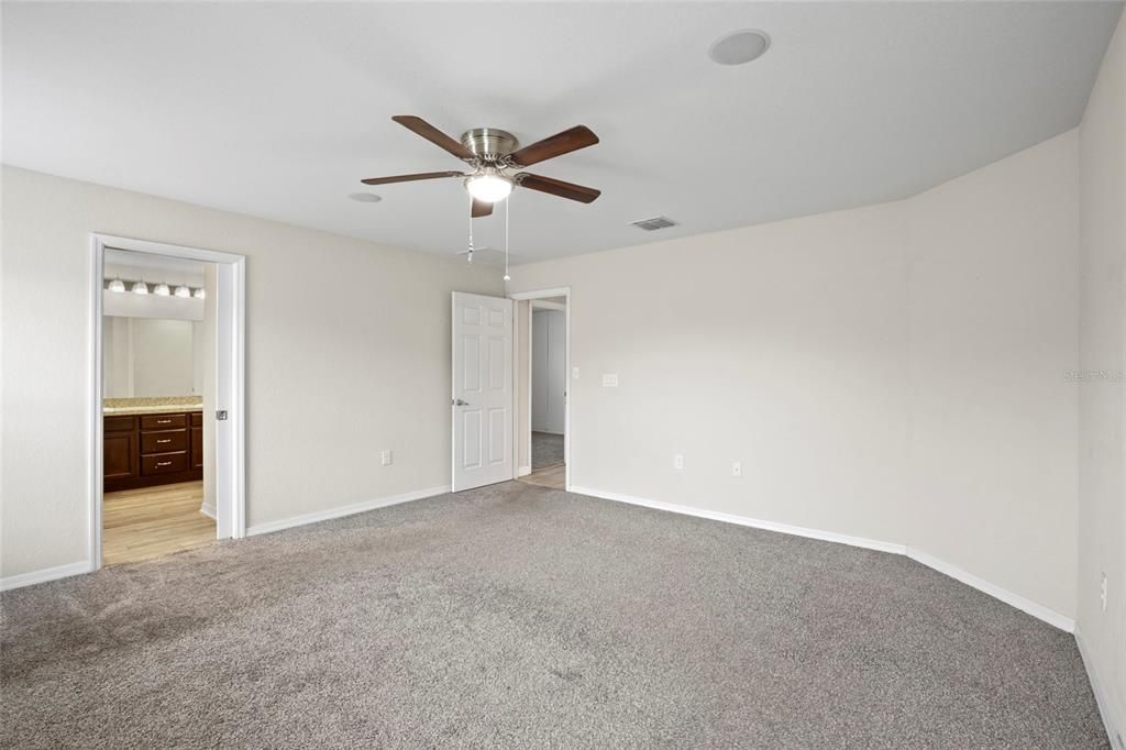 For Sale: $375,000 (4 beds, 2 baths, 1722 Square Feet)