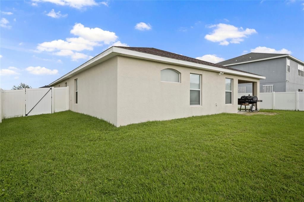 For Sale: $375,000 (4 beds, 2 baths, 1722 Square Feet)