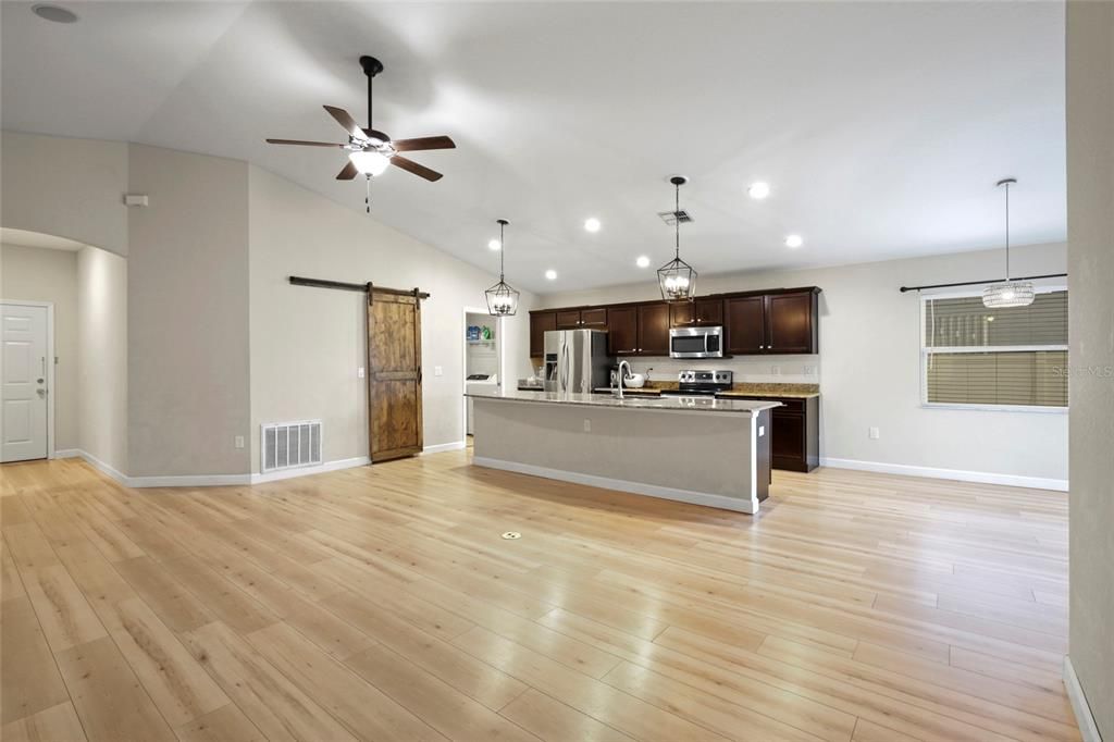 For Sale: $375,000 (4 beds, 2 baths, 1722 Square Feet)
