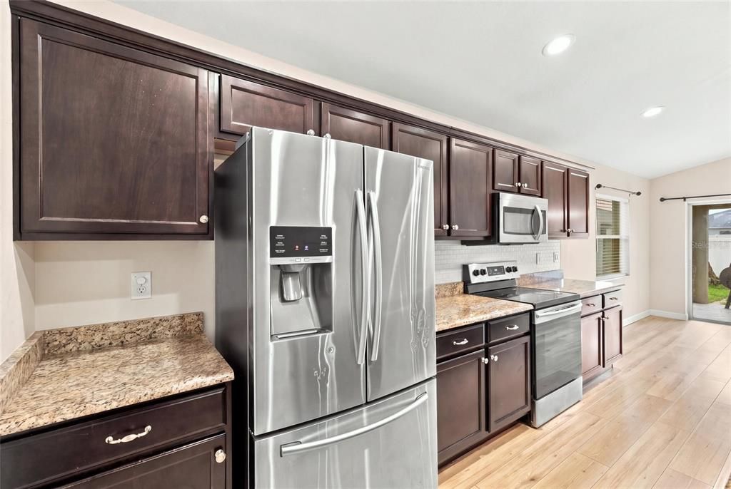 For Sale: $375,000 (4 beds, 2 baths, 1722 Square Feet)