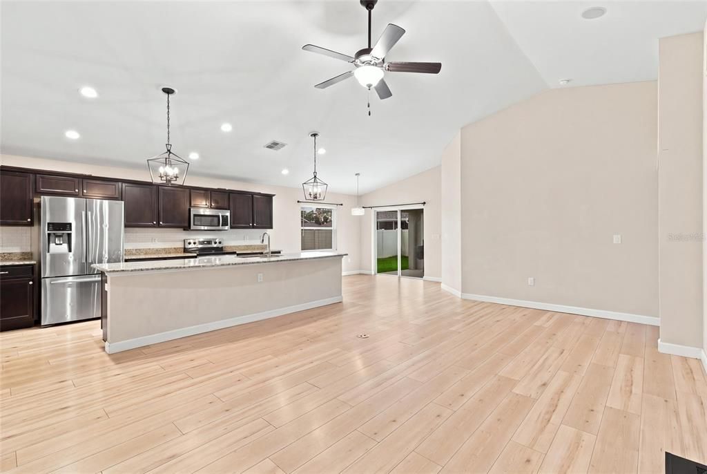 For Sale: $375,000 (4 beds, 2 baths, 1722 Square Feet)