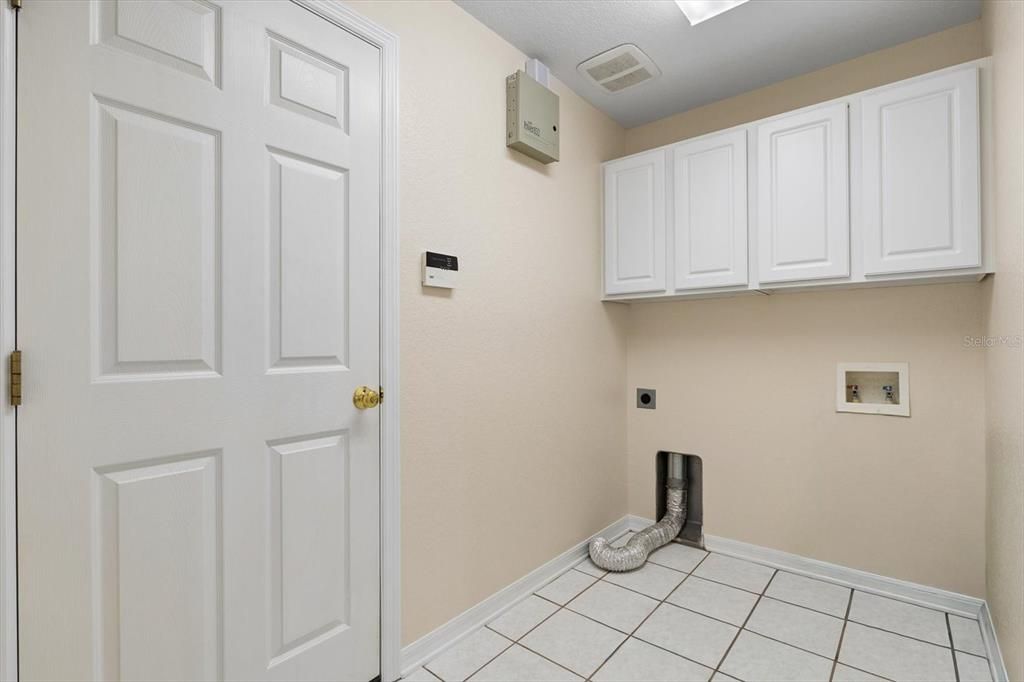 For Rent: $2,200 (3 beds, 2 baths, 1674 Square Feet)