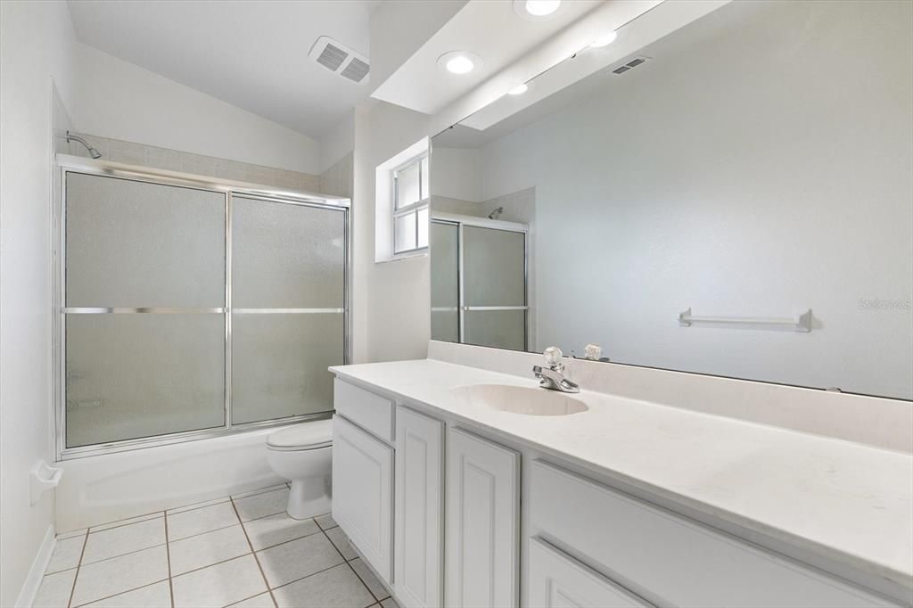 For Rent: $2,200 (3 beds, 2 baths, 1674 Square Feet)