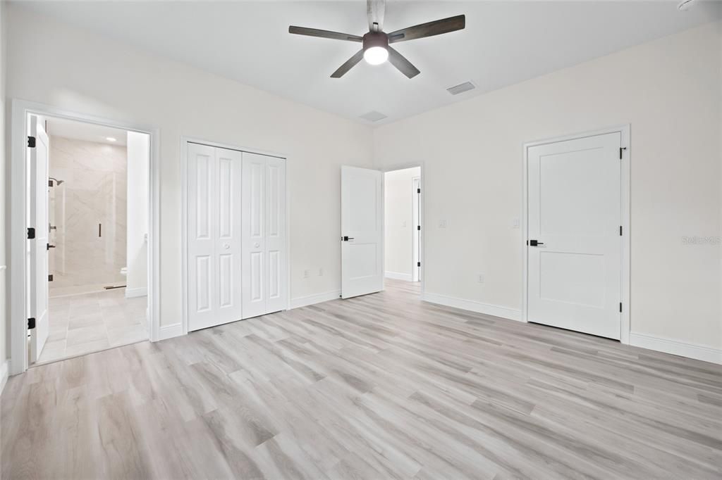 For Sale: $349,000 (3 beds, 2 baths, 1403 Square Feet)